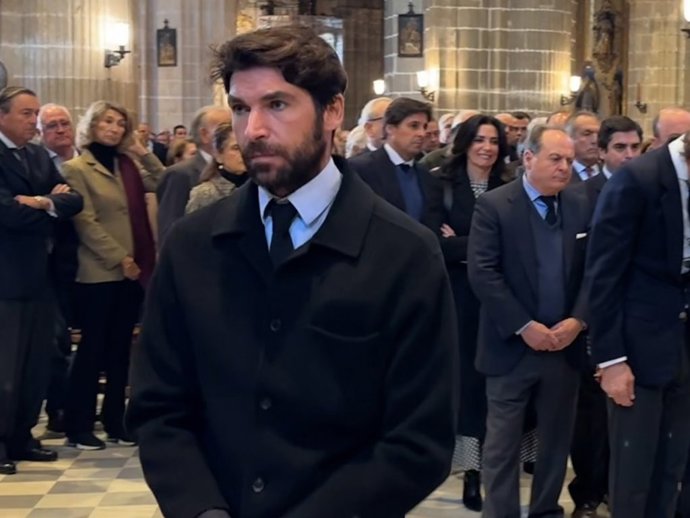 Cayetano y Francisco Rivera han coincidido en el funeral en memoria de Álvaro Domecq Romero