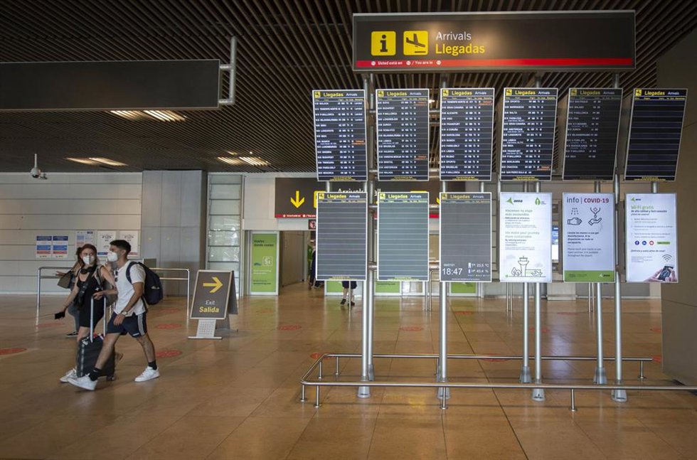 Archivo - Aeropuerto Adolfo-Suárez Madrid Barajas, a 9 de julio de 2021, en Madrid, (España).  