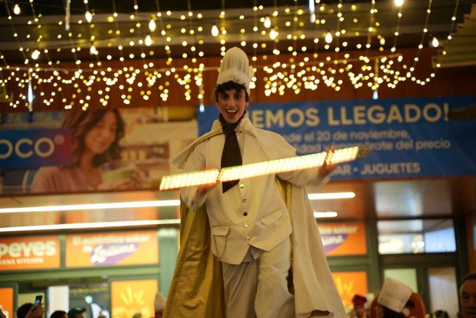 La Navidad arranca este viernes en El Faro con el tradicional encendido de luces, un espectáculo infantil y una gran chocolatada.