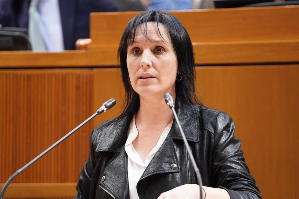 Archivo - La diputada autonómica del PSOE Alto Aragón Lorena Canales.