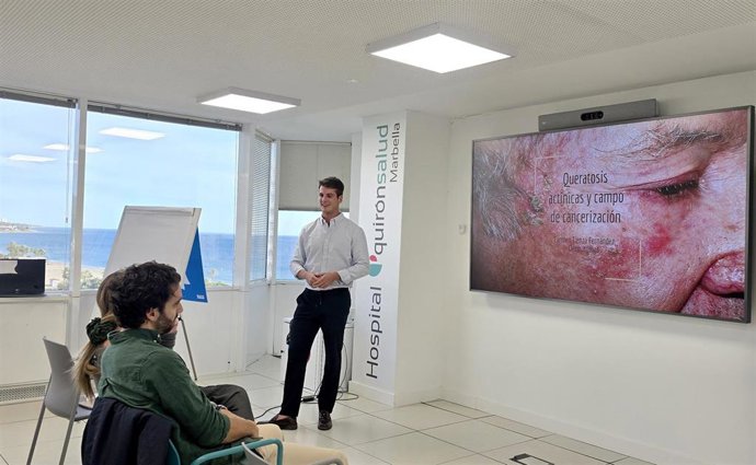 Especialistas en Dermatología del Hospital Quirónsalud Marbella y de la Universidad de Málaga imparten a médicos de familia un curso sobre cáncer de piel