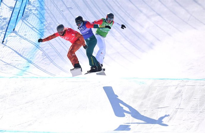 Archivo - El canadiense Ryan James Wedding durante una prueba de snowboard