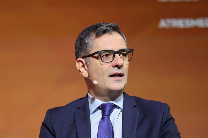 O Ministro da Presidência, Justiça e Relações com os Tribunais, Félix Bolaños, fala durante o fórum Metafuturo 2025, no Ateneo de Madrid, em 20 de novembro de 2025, em Madri (Espanha). O fórum, organizado pela Atresmedia, reúne todos os tipos de