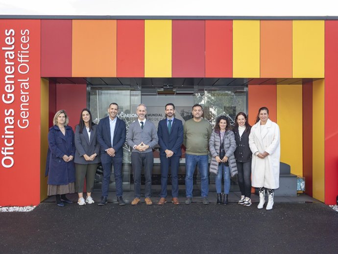 Birla Carbon Spain y el CEIP Marina de Cudeyo celebran su década de colaboración en sostenibilidad e innovación