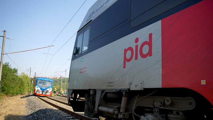 Archivo - PRAGUE, Sept. 18, 2024  -- This photo taken on Sept. 18, 2024 shows the site of a train accident in Prague, the Czech Republic. At least 25 people were injured in a train accident in Prague, rescuers said on Wednesday.
