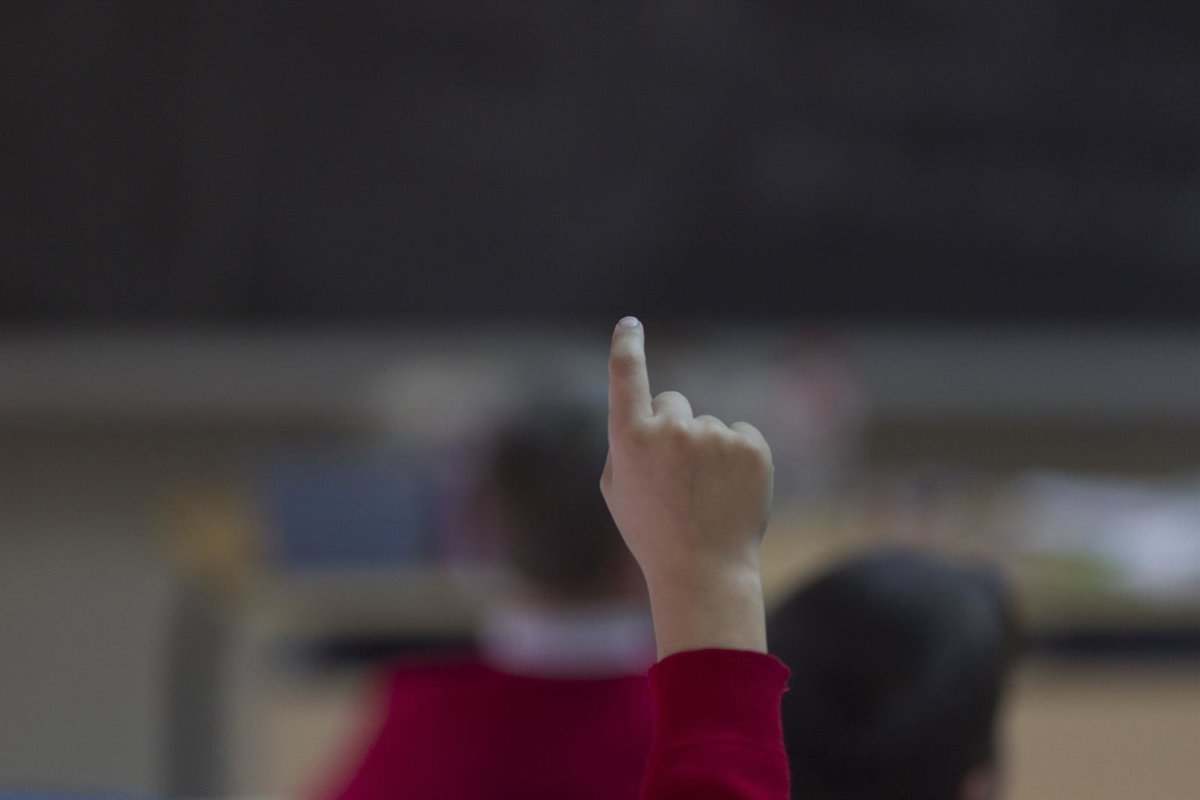 Unos 530.000 niños podrían salir de la pobreza en España con la prestación de 200 euros por hijo, según UNICEF