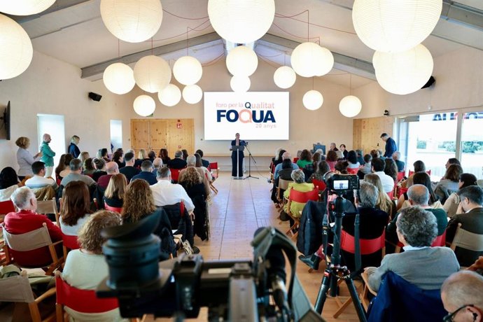 La presidenta del Govern, Marga Prohens, en la inauguración de la jornada organizada con motivo del 20º aniversario de foQua