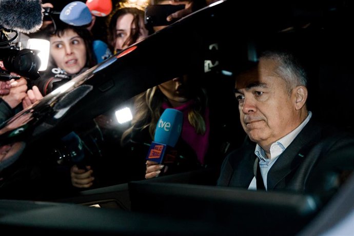 Santos Cerdán a la salida de la cárcel.