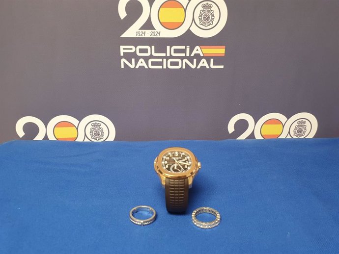 Reloj y anillos sustraídos a un jugador de la selección turca de fúbol en Sevilla.