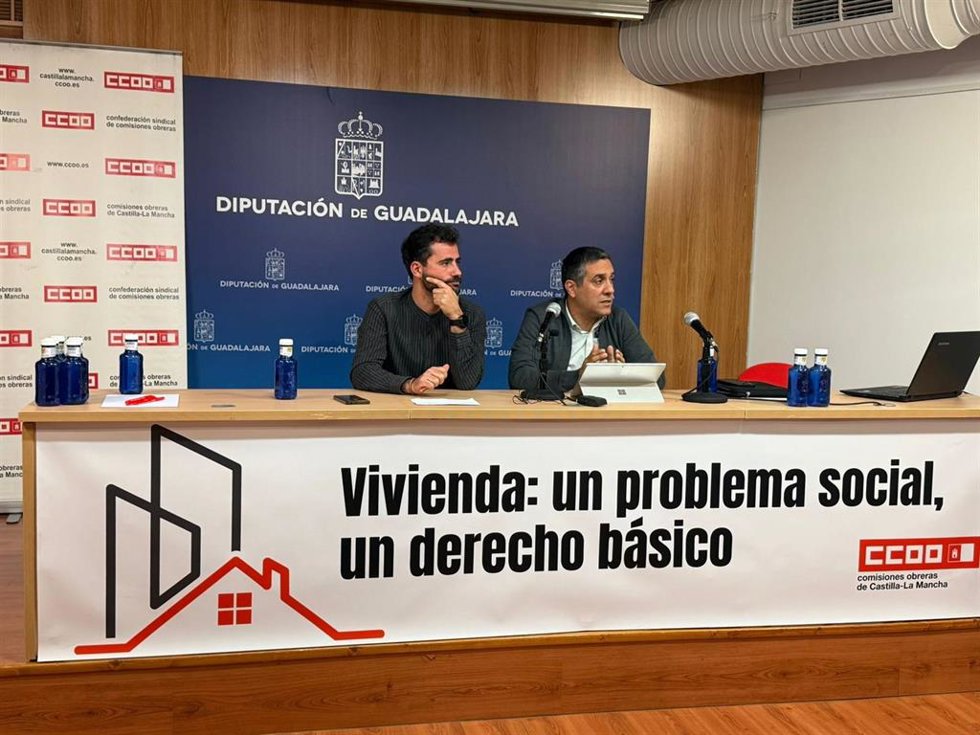 El secretario general de CCOO en C-LM, Javier Ortega, y el secretario en la provincia de Guadalajara, Javier Morales.