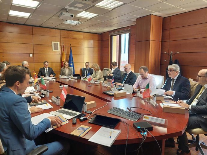 Participantes en la reunión de reguladores europeos del juego en Madrid