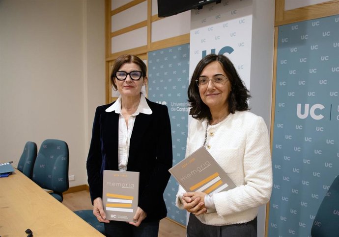 La rectora de la Universidad de Cantabria (UC), Conchi López, y la vicerrectora de Comunicación y Coordinación, Mar Marcos