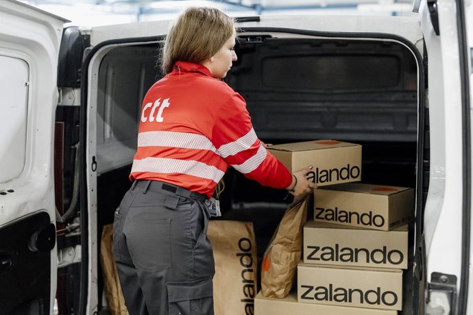 Archivo - CTT se convierte en el socio estratégico de Zalando para la entrega de pedidos en la Península Ibérica.