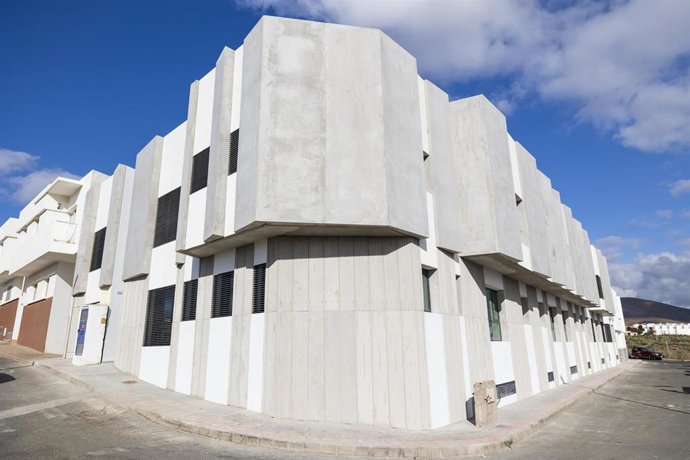 Archivo - El Gobierno de Canarias adjudica 16 viviendas de promoción pública en en el barrio de El Cristo, en Ingenio