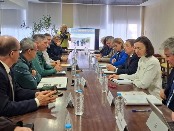 Presentación del dispositivo de seguridad con el que cuenta la provincia de cara al desarrollo de la campaña agrícola 2025/2026, con visita del ministro de Agricultura, Luis Planas.