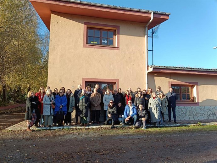 Responsables del Ayuntamiento de León y del Coto Escolar se reúnen con directores de los centros educativos y a las AMPAS de la ciudad para presentar la programación del curso 2025-2026.