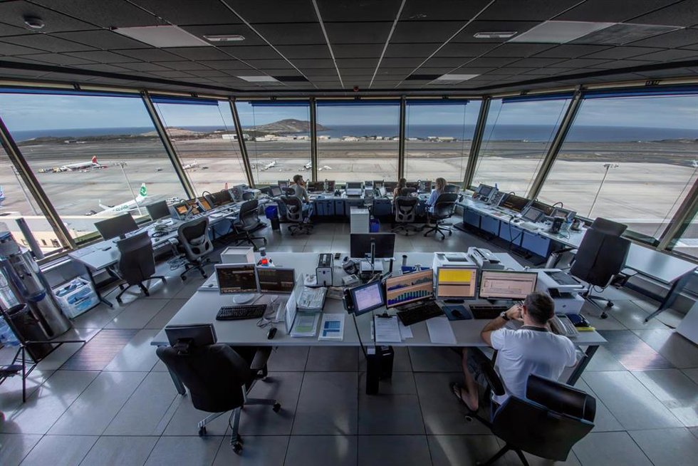 Archivo - Enaire convoca 149 nuevas plazas de control de tránsito aéreo.