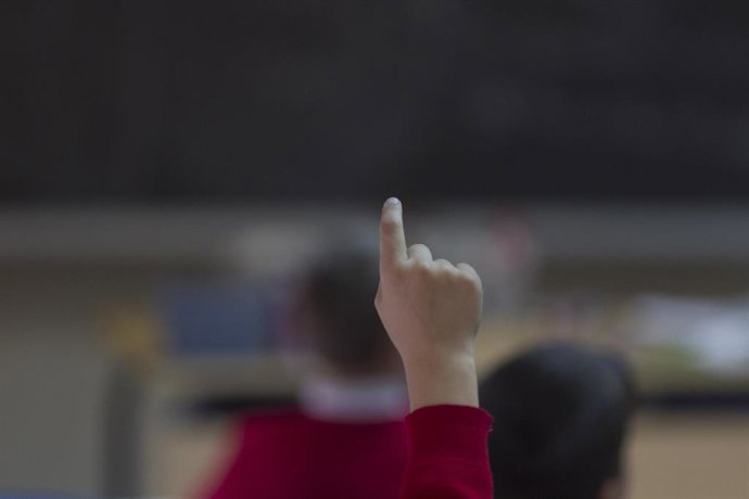 Archivo - Niño en el colegio