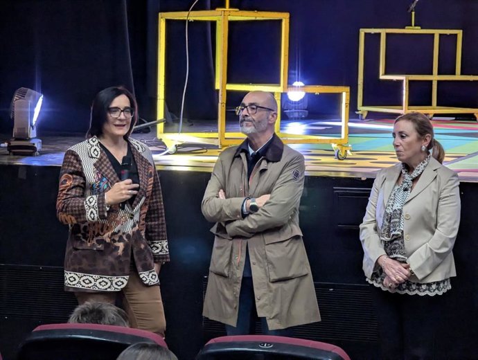 La Junta promueve las artes escénicas entre más de 400 alumnos de Albolote.