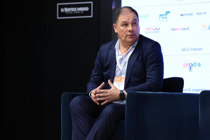 El director de operaciones del Real Betis Balompié, Enrique Castillo, durante su intervención en el 'Estadios Summit'.