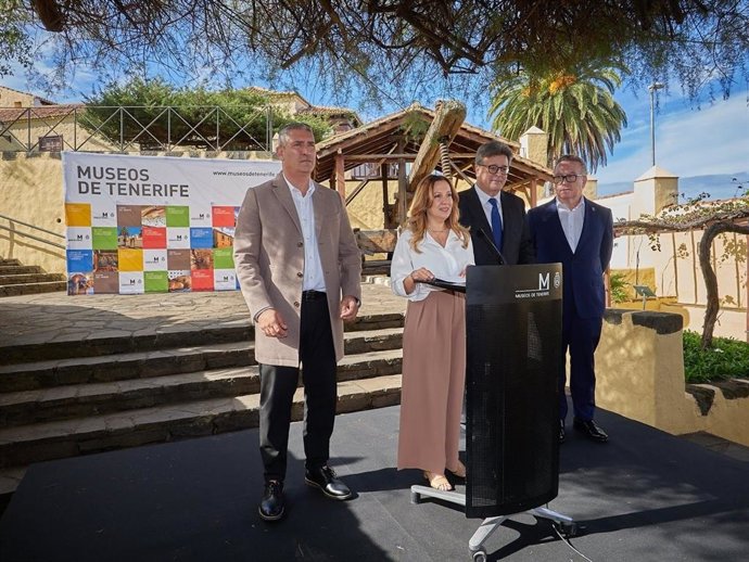 La Casa de Carta reabre sus puertas con una exposición que entrelaza el patrimonio textil y fotográfico