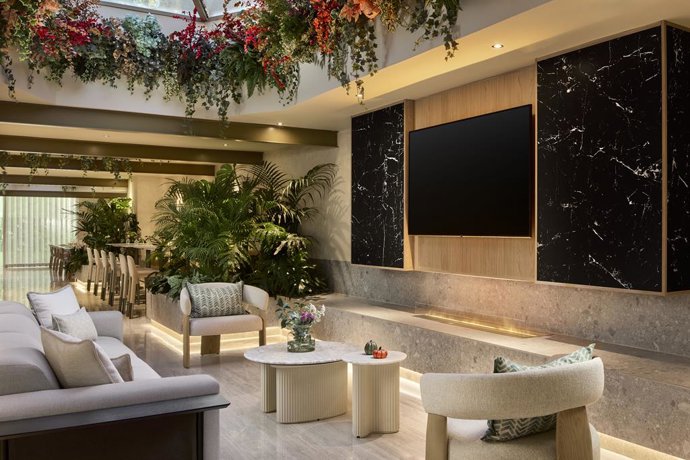 Archivo - El hotel 'NH Madrid Paseo de la Habana' estrena una imagen "renovada", tras un proyecto que "refuerza su carácter como punto de encuentro urbano y culinario en el corazón de Chamartín".