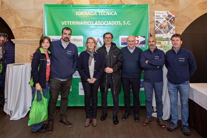Susinos clausura la jornada 'Mejorando la sanidad y producción animal'.