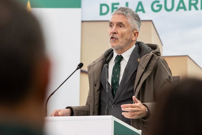 El ministro del Interior, Fernando Grande-Marlaska, interviene en la inauguración del nuevo cuartel de la Guardia Civil, a 20 de noviembre de 2025, en Utrillas, Teruel (España).
