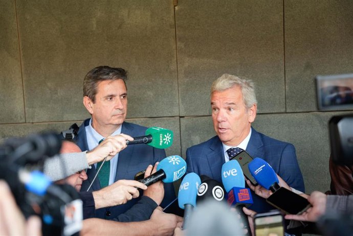 Los abogados del presidente y vicepresidente de la Diputación de Almería, Joaquín Monterreal (d) y Basilio Casanueva (d), respectivamente. 