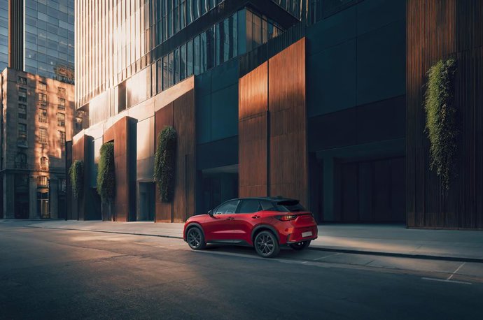 Lexus lanza su gama LBX para el próximo año 2026 desde 33.900 euros, con una nueva 'Vibrant Edition'