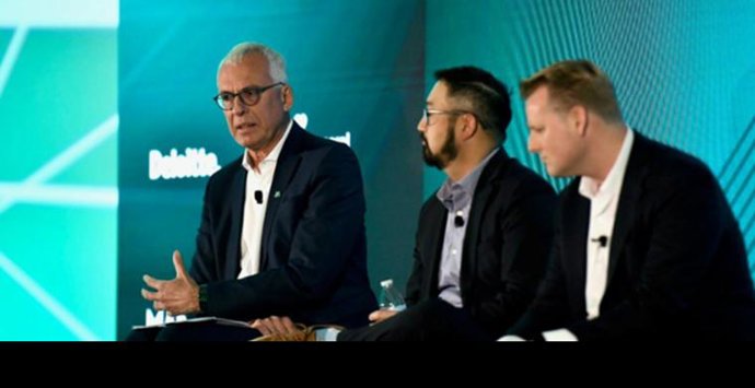 Panel de discusión en la conferencia de OMP