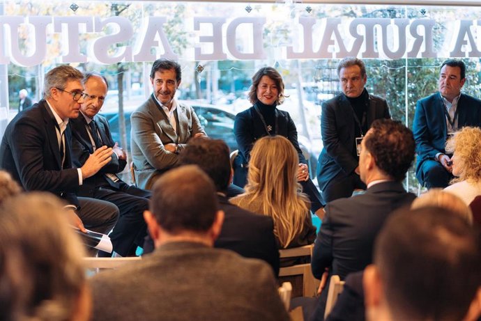 Jornada 'Invertir en el Paraíso: Marca Asturias' en la Oficina de Caja Rural de Asturias en Madrid.
