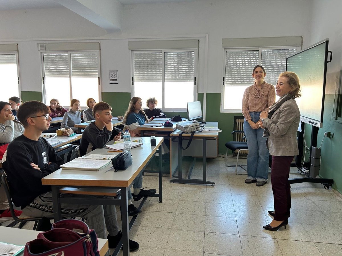 El programa  Ayuda entre iguales  para prevenir el acoso en las aulas llega ya a 318 centros educativos extremeños