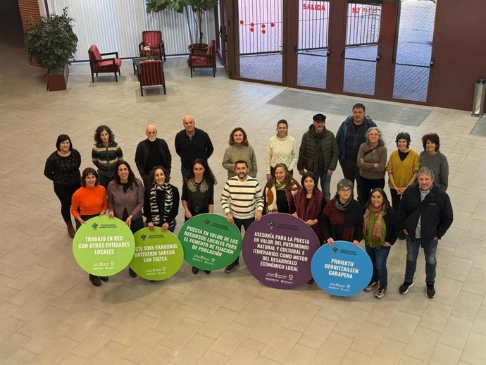 Foto de grupo de la Asamblea General de la Red Explora Navarra celebrada en Peralta.
