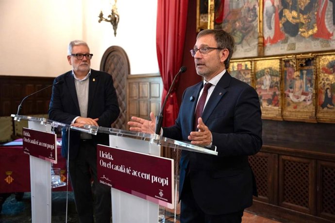 Larrosa i Vila després de l'adhesió