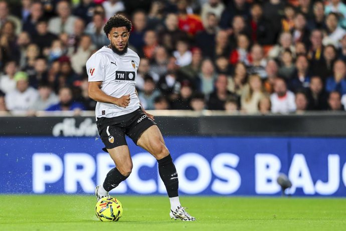 Arnaut Danjuma of Valencia CF in action during the Spanish league, La Liga EA Sports, football match played between Valencia CF and Real Betis Balompie at Mestalla stadium on November 9, 2025, in Valencia, Spain.