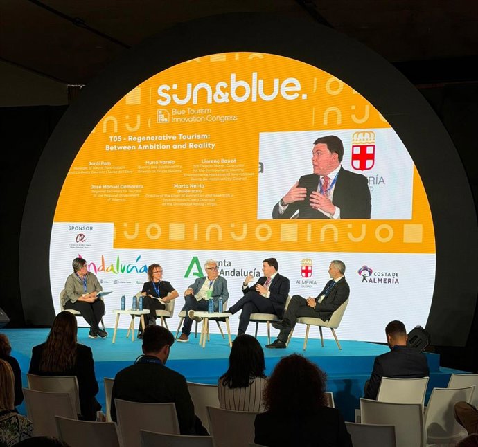 El regidor de Medio Natural, Entornos Saludables, Mercados e Innovación del Ayuntamiento de Palma, Llorenç Bauzà, interviene en el congreso Sun&Blue celebrado en Almería.