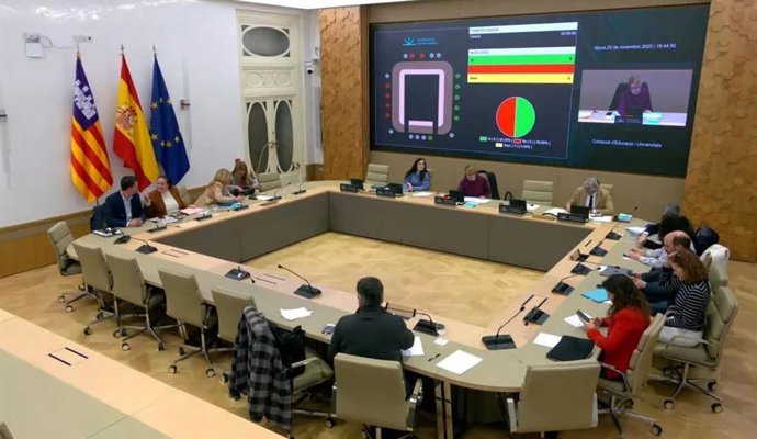 Reunión de la Comisión de Educación y Universidades del Parlament de este jueves.