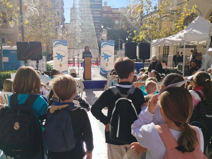 Alicante celebra el Día de la Infancia con juegos, talleres, actuaciones y concienciación