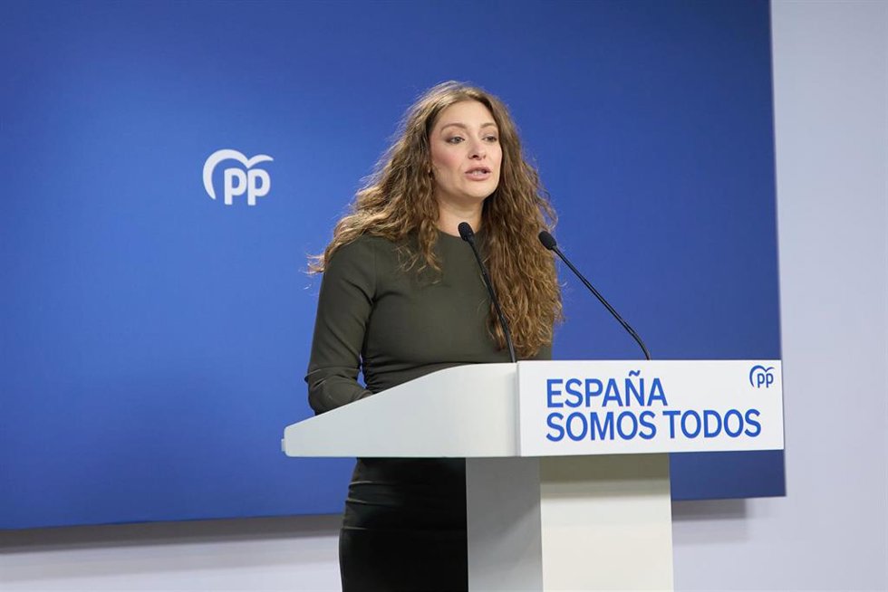 Archivo - La vicesecretaria de Sanidad y Educación del PP, Ester Muñoz, durante una rueda de prensa posterior a la reunión del Comité de Dirección del Partido Popular, en la sede nacional del partido, a 2 de diciembre de 2024, en Madrid (España)