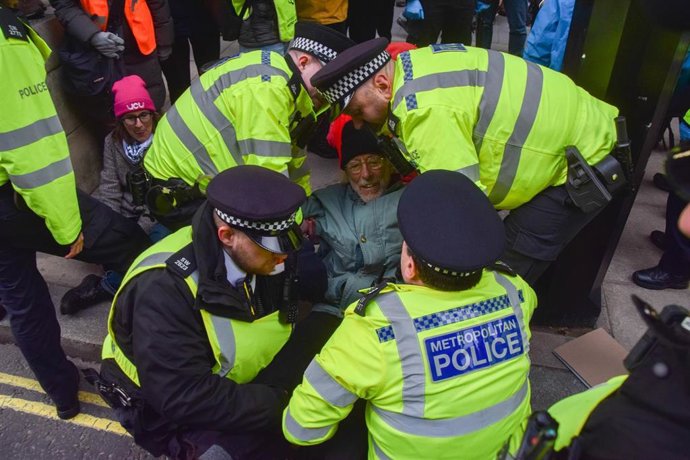 Detención de activistas en Londres por su apoyo a Palestine Action