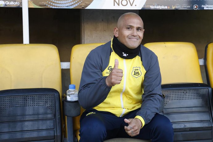 Futbol, San Luis vs Deportes Copiapo. Fecha 29, campeonato ascenso 2025. El jugador de San Luis, Humberto Suazo, durante el partido de primera division B contra Deportes Copiapo realizado en el estadio Lucio Farina de Quillota, Chile. 24/10/2025 Raul