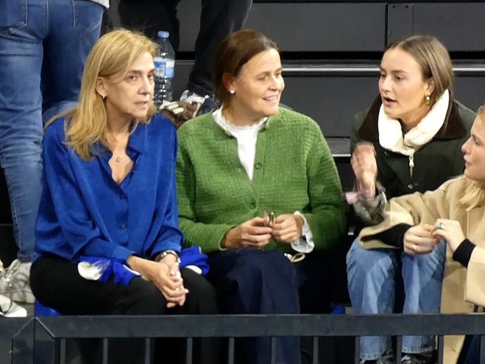 La infanta Cristina, junto a Johanna Zott y su madre en el último partido de Pablo Urdangarín