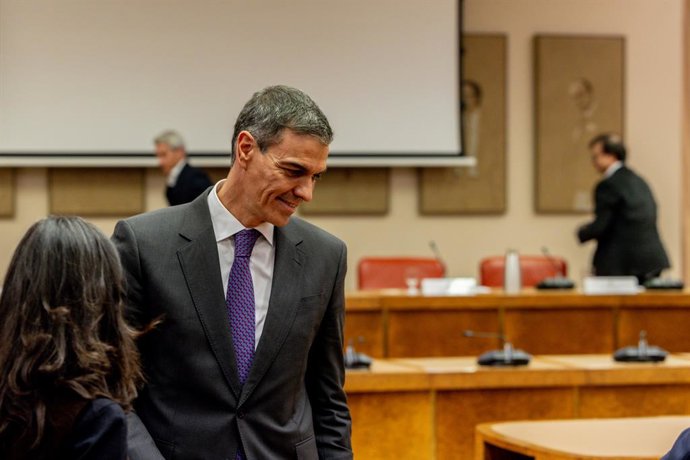 El presidente del Gobierno, Pedro Sánchez, asiste a la presentación de la serie de ficción 'Anatomía de un instante', en el Congreso de los Diputados, a 20 de noviembre de 2025, Madrid (España). La serie 'Anatomía de un instante', producida por Movistar P