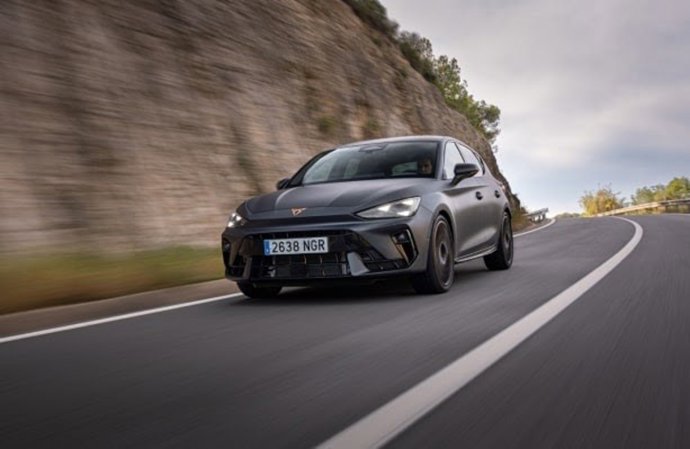 Cupra anuncia una serie limitada del León VZ que lanzará en el primer trimestre de 2026.