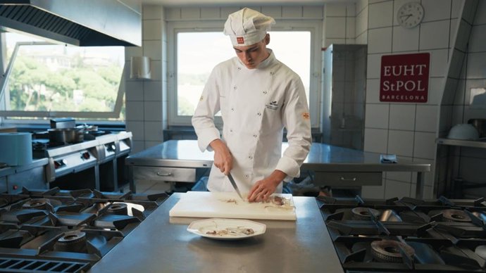 Archivo - Uno de los participantes.