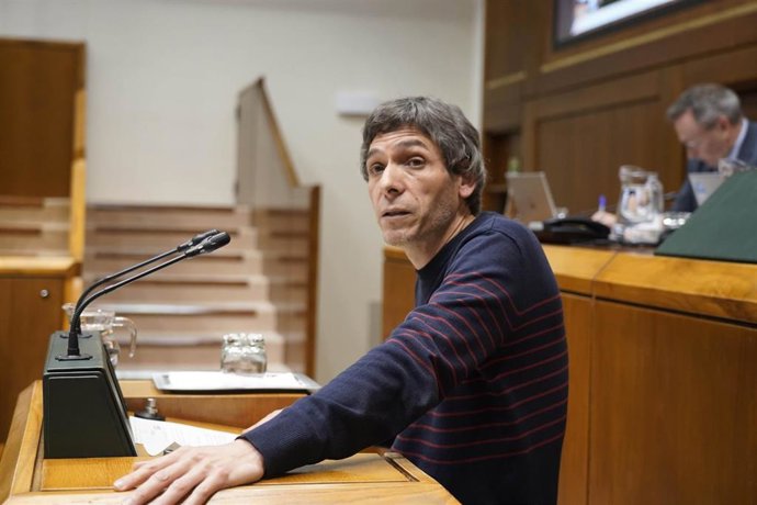 Archivo - El parlamentario de Sumar, Jon Hernández