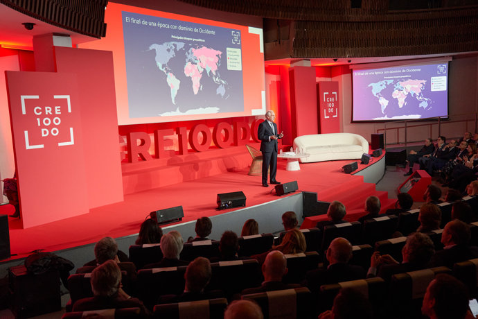 Las empresas intermedias triplican la productividad media