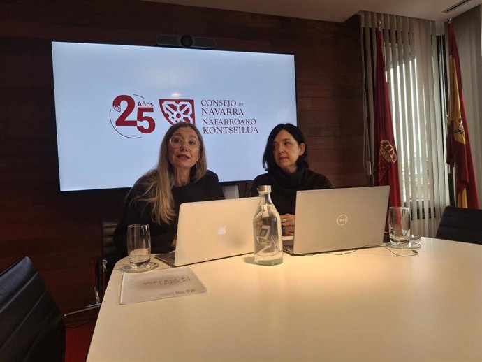 Ana Clara Villanueva, presidenta del Consejo de Navarra; y Pilar Álvarez, Letrada Mayor de la entidad.