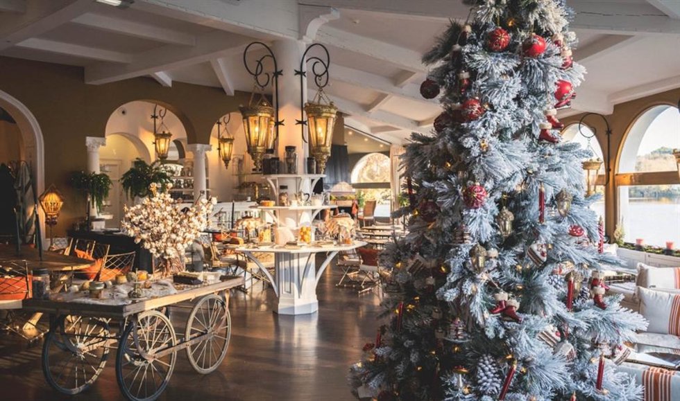 El Castillo de Brindos se envuelve en el espíritu navideño con una agenda de magia, música y alta gastronomía